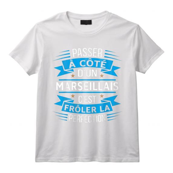 HapBird T-Shirt - Cadeau Humoristique Homme Parfait Originaire de Marseille - Idée Unique pour Supporter de Football HapBird T-Shirt - Cadeau Humoristique Homme Parfait Originaire de Marseille - Idée Unique pour Supporter de Football