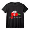Cœur Rouge Inscription I Love Sriracha T-Shirt - Idéal pour les Amateurs de Pho et de Sauce Pimentée